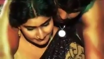 Desi Indian Aunty In Steamy Video